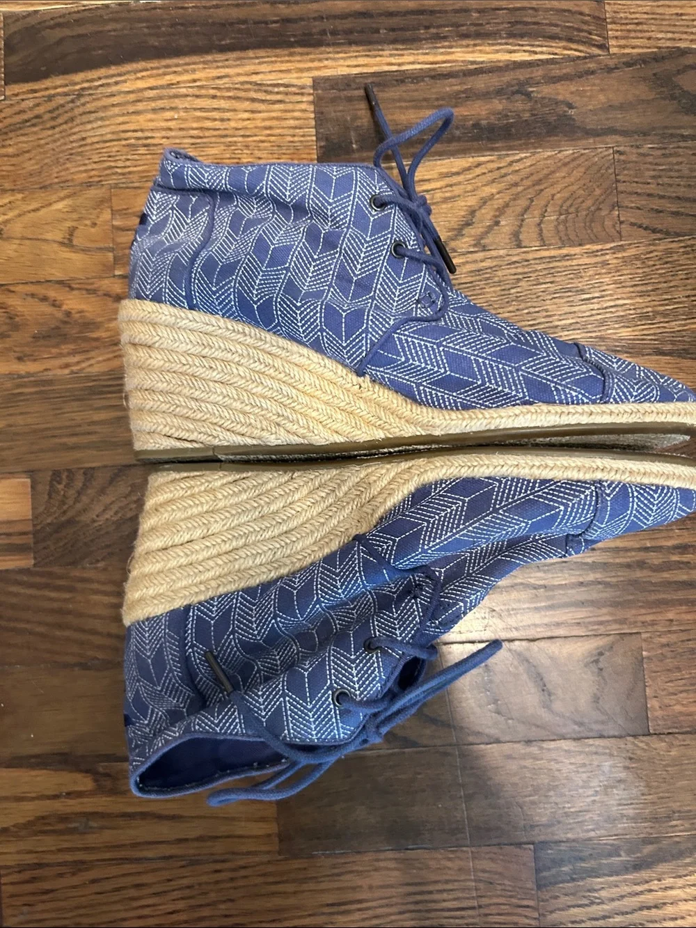 Toms wedge shoes